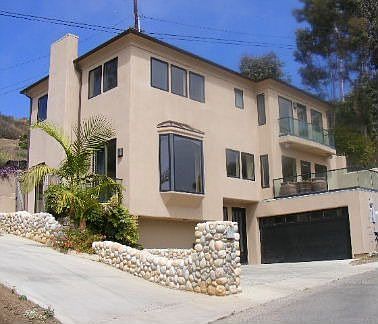1st image of 2095 Hillcrest Dr