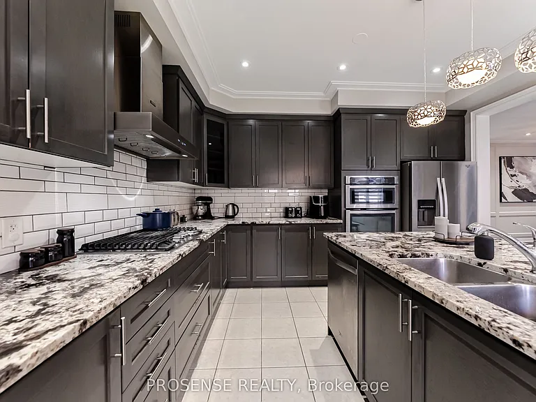8 Macbean Cres — Photo 19