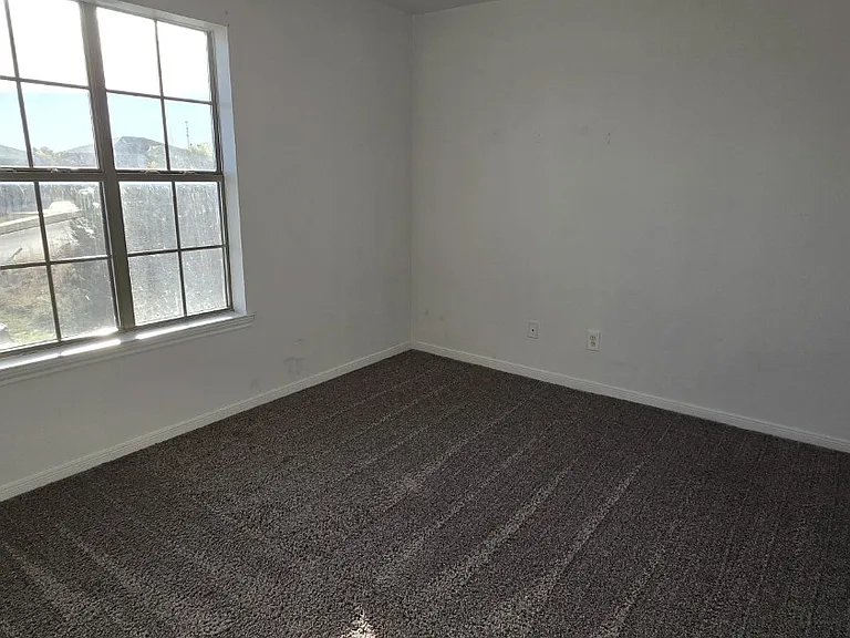 418 Brittney Way #D — Photo 11