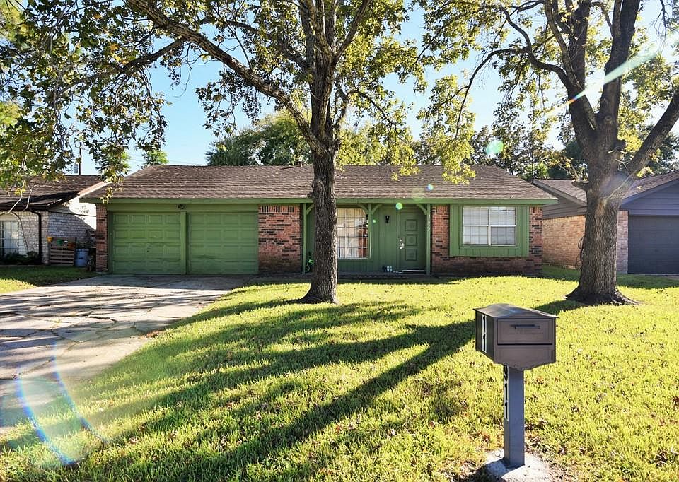 1st image of 11911 Corona Ln