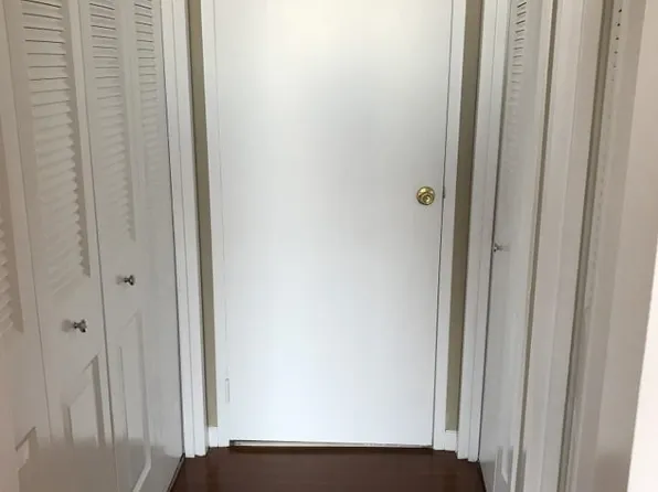 1040 Harmon Cove Tower image 6 of 15