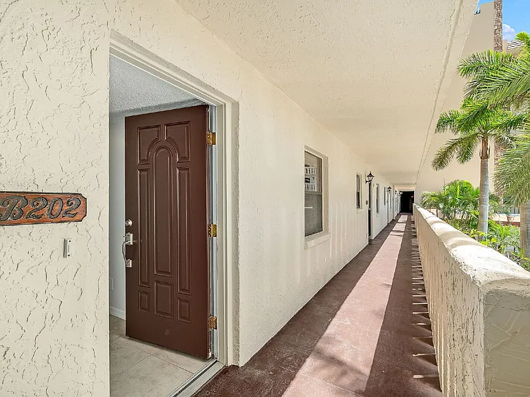 1860 N Atlantic Ave #B202 — Photo 2