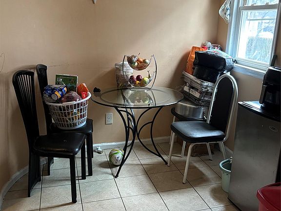 3rd image of 1032 Adams Street