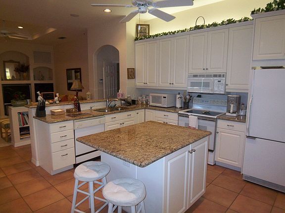 Spacious Kitchen