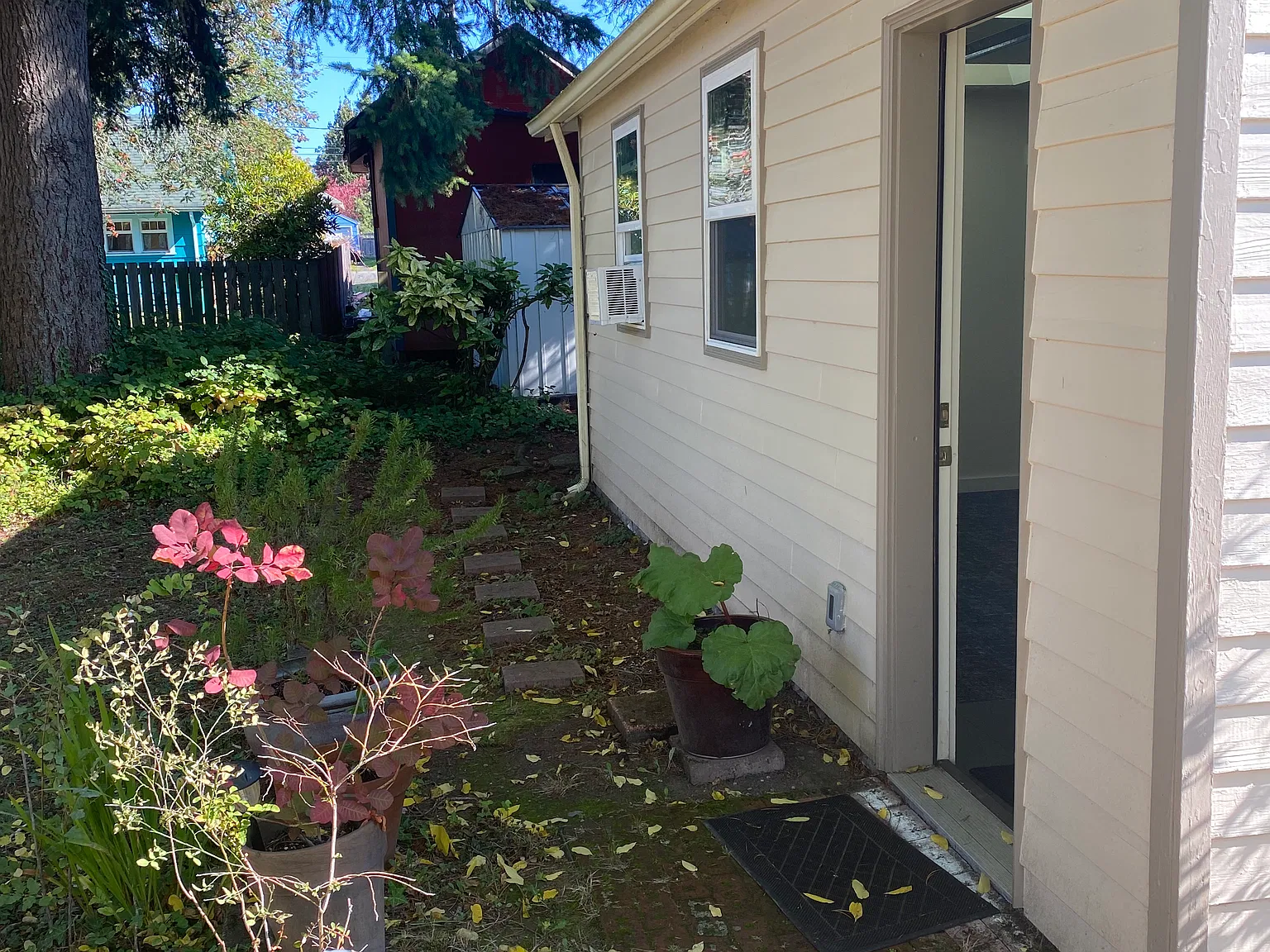 1 bed, 500 sqft, $1,200 — Photo 1