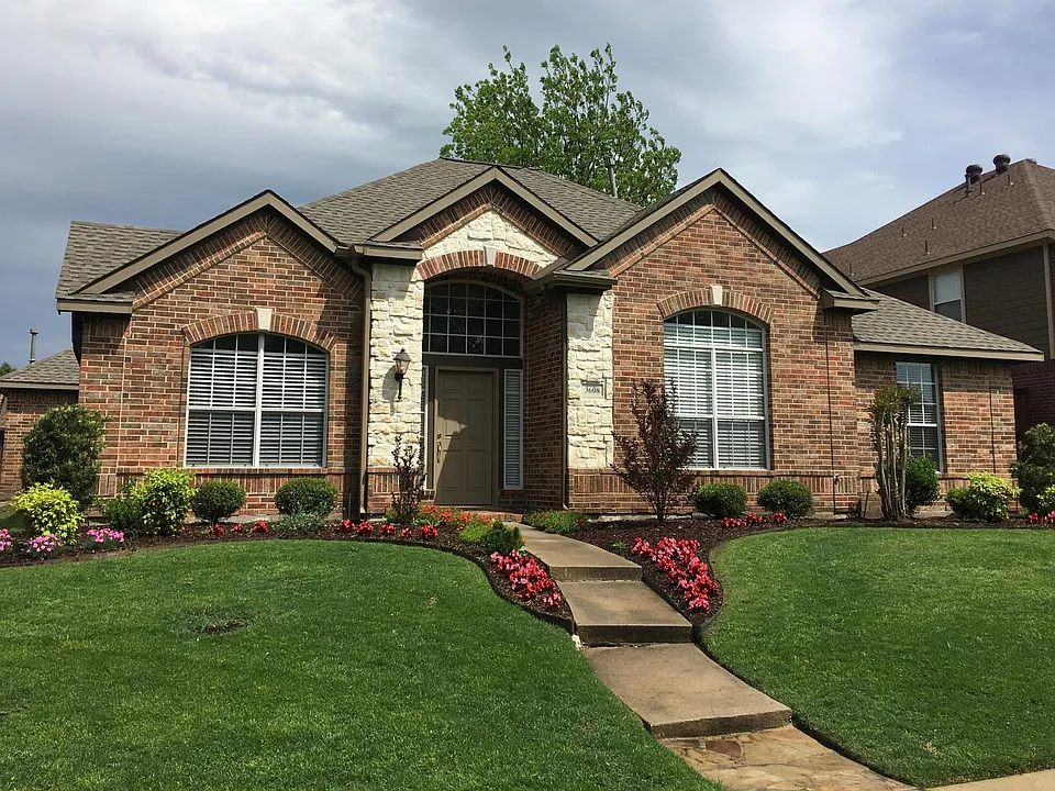 3608 Flintstone Dr