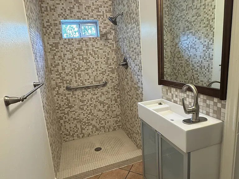 904 Aurora Cir — Photo 17
