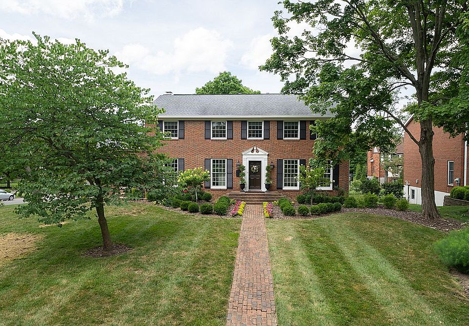 1st image of 17 Cambridge Dr