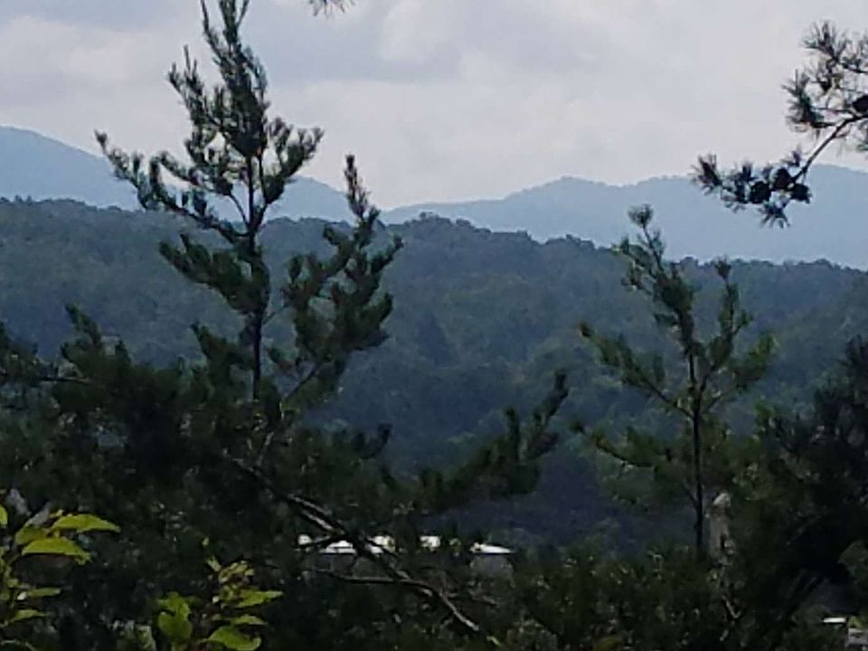 2nd image of 835 Windy Ridge Rd