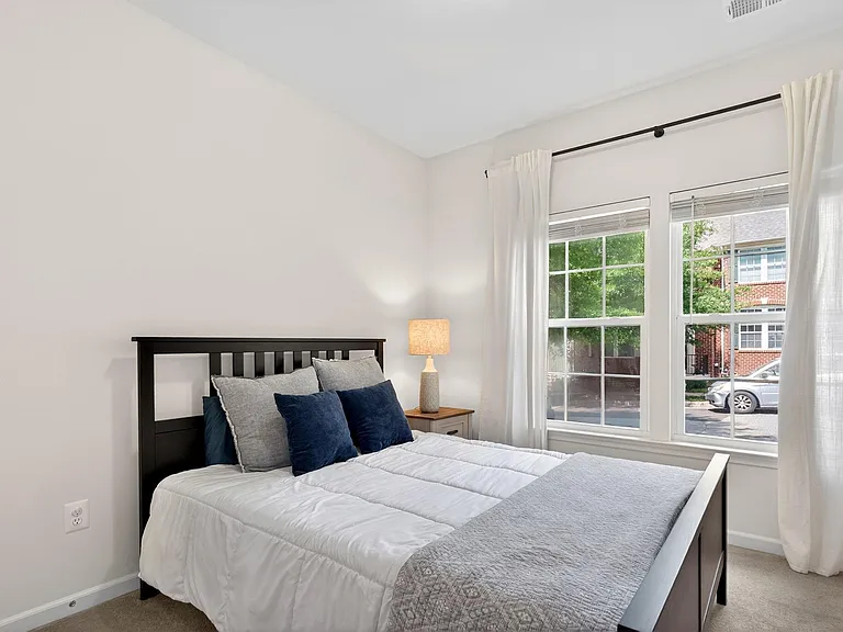 2417 Abington Dr — Photo 11