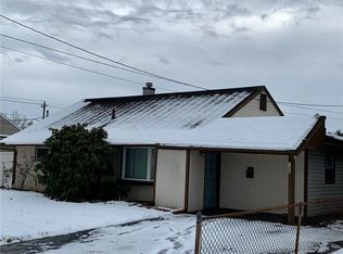 145 3rd St, Hicksville, NY 11801