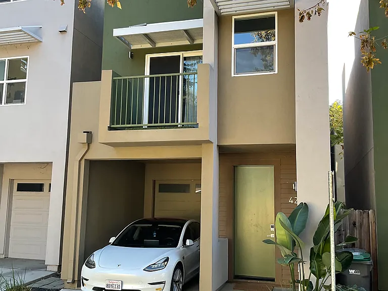 429 Outrigger Ln — Photo 1