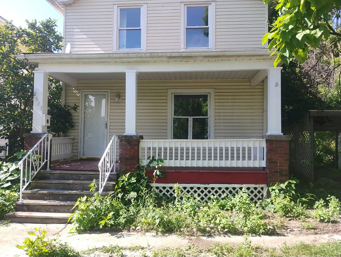 3 bed, 1185 sqft, $1,500 — Photo 1