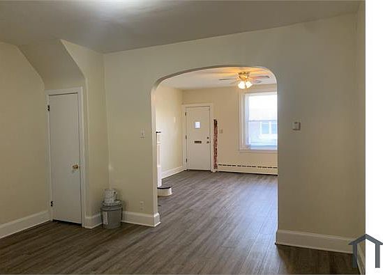 3rd image of 2220 Yelland St