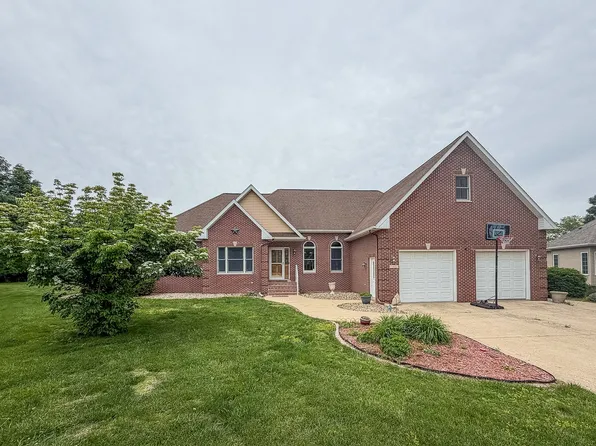 1511 River Bluff Ct, Mahomet, IL 61853