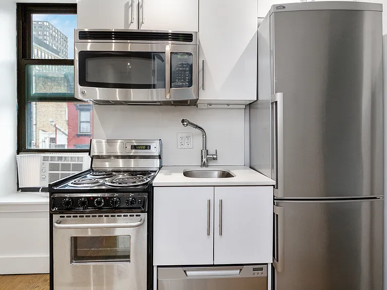 81 Orchard St #14 — Photo 3