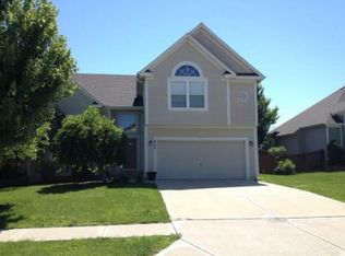 843 N Cedar St, Gardner, KS 66030