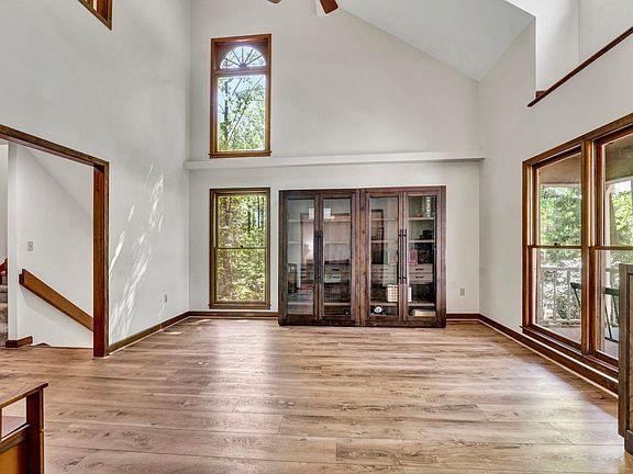 3rd image of 105 Summer Creek Ct