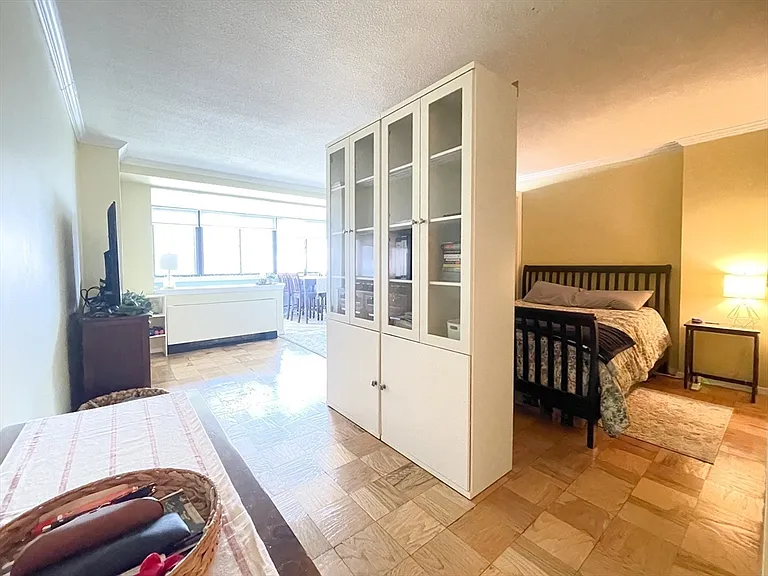 2 Hawthorne Pl #16K — Photo 13