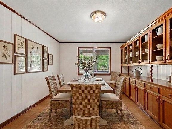 5th image of 18820 Lee Rd