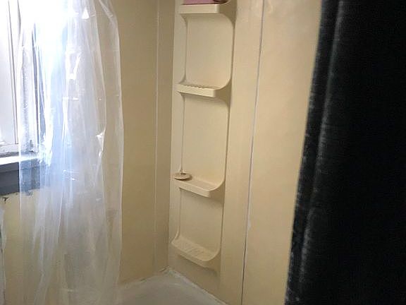 4th image of 436 W Ravenwood Ave