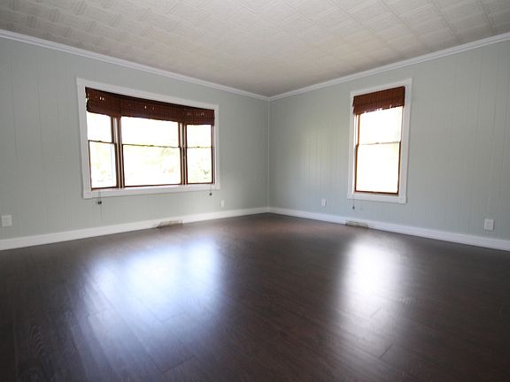 5th image of 118 Wayland St