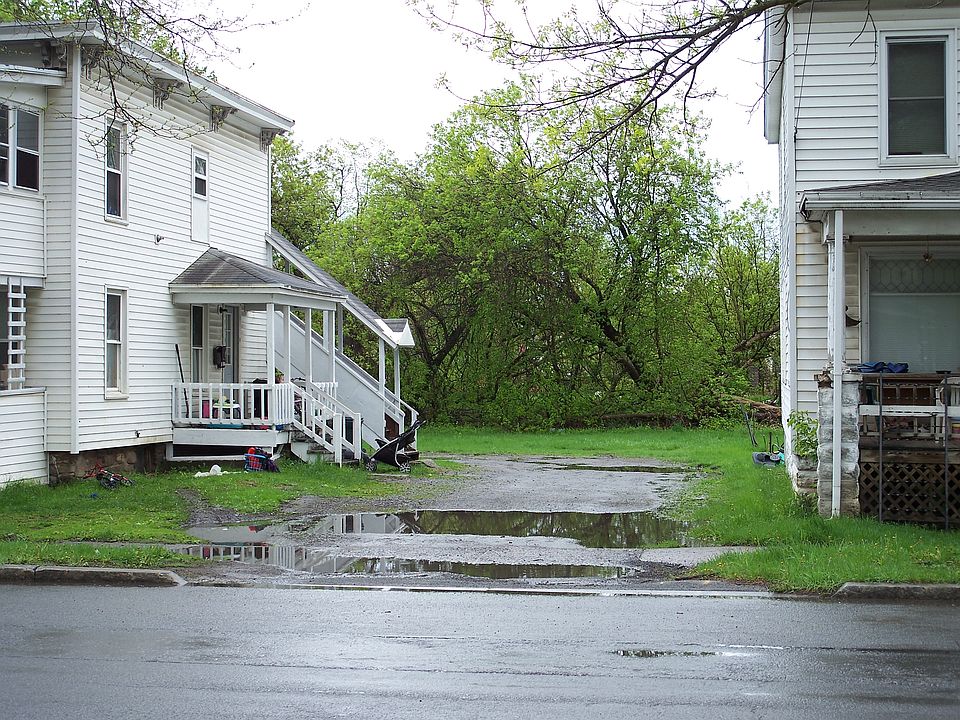 2nd image of 550 Lenox Ave