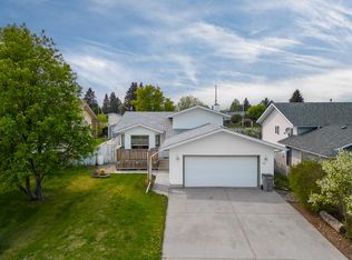41 E Lyons Cres, Whitecourt, AB T7S 1B9