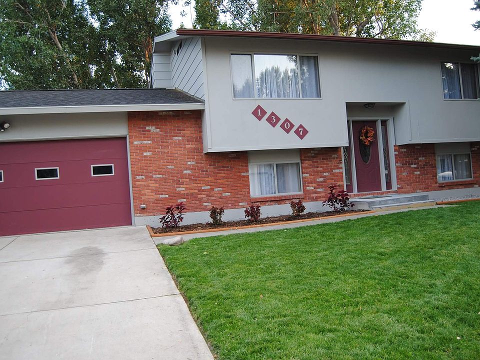 1st image of 1307 E Forest Dr