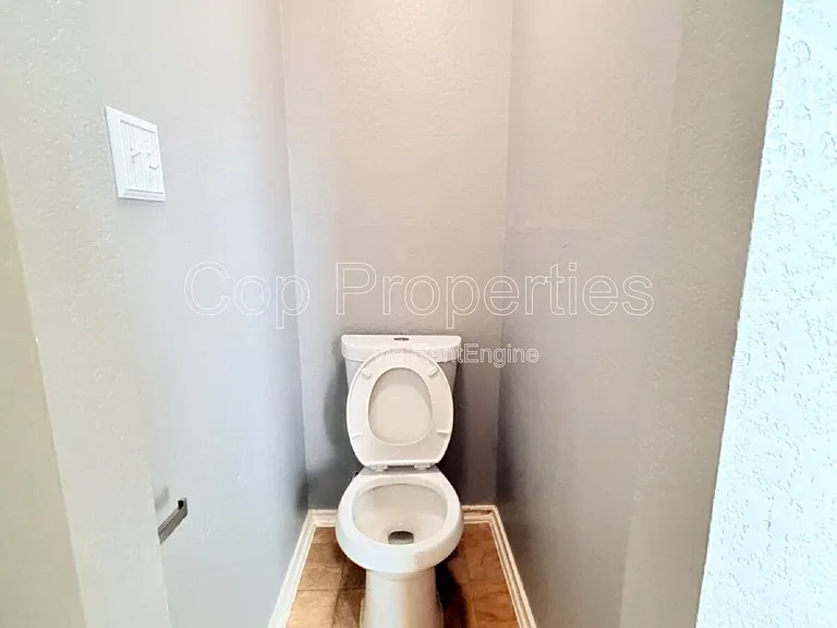 6527 Ithaca Fls — Photo 25