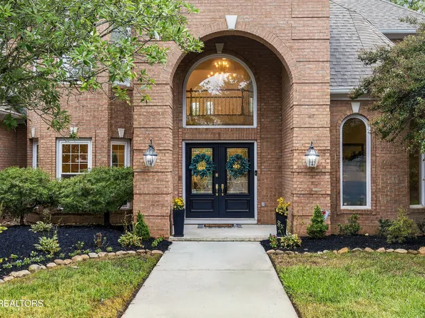 10409 E Port Dr, Knoxville, TN 37922