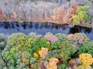 1993 Riverview Trl, Fredonia, WI 53021