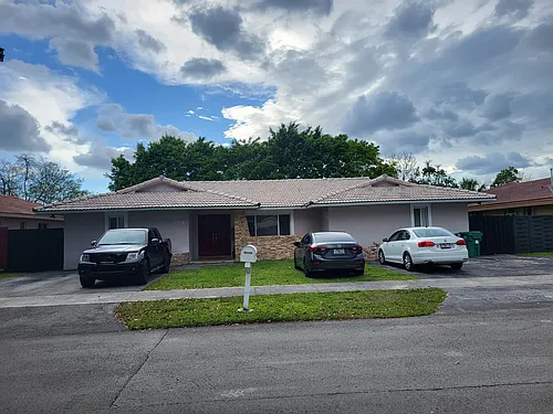 2150 SW 104th Pl #2 Photo 1