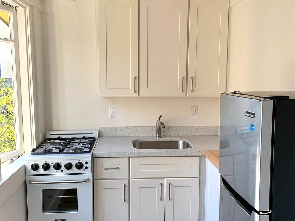 3020 Benvenue Ave #5