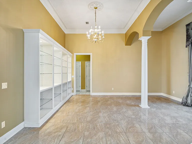 111 Florida Ave — Photo 3