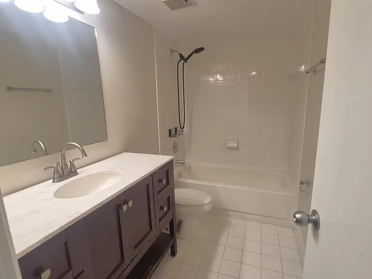 820 Lavers Cir #G409 — Photo 21