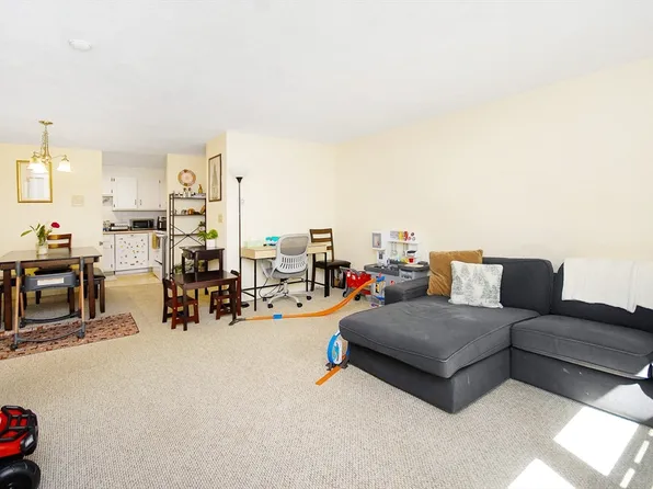 773 Massachusetts Ave APT B9, Boxboro, MA 01719