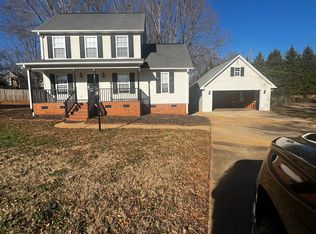 821 Thistle Ct, Boiling Springs, SC 29316