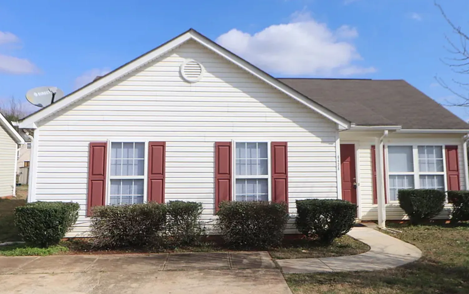 3 bed, 1300 sqft, $1,500 — Photo 1