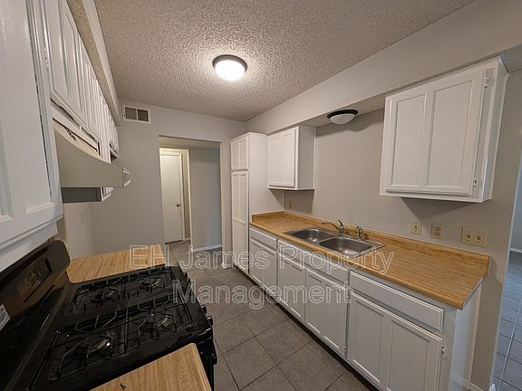 5th image of 316 S Ave E