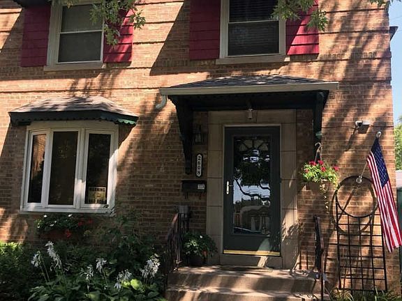 3rd image of 2608 W 102nd Pl