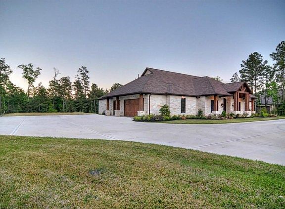 3rd image of 9074 Legacy Creek Ct