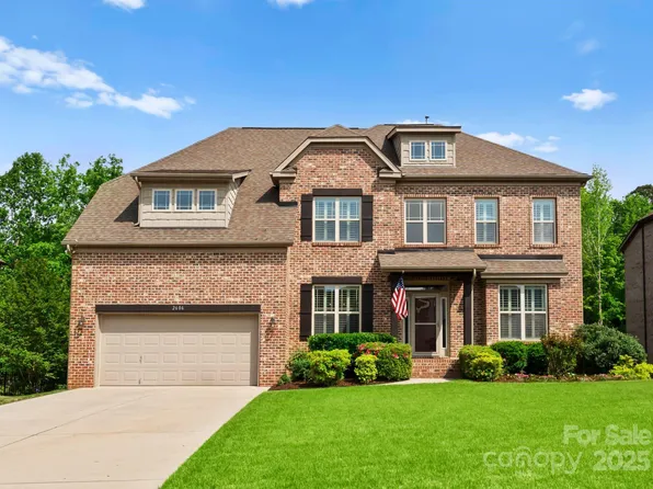 2606 Walker Rd, Charlotte, NC 28270
