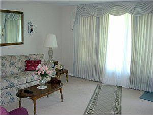5th image of 158 Dale Dr