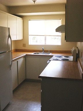 4th image of 128 Rainbow Ct