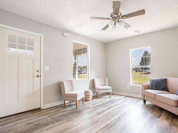 5th image of 134 Fernwood Dr
