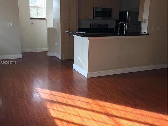 4th image of 2536 Centergate Dr APT 203