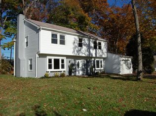 24 Emerald Ln, Willingboro, NJ 08046