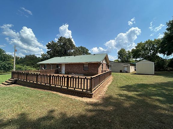 4th image of 738 Clear Creek Rd