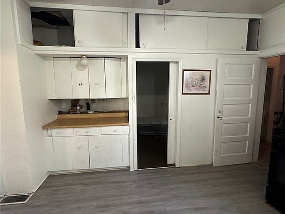 5th image of 250 Park Rd